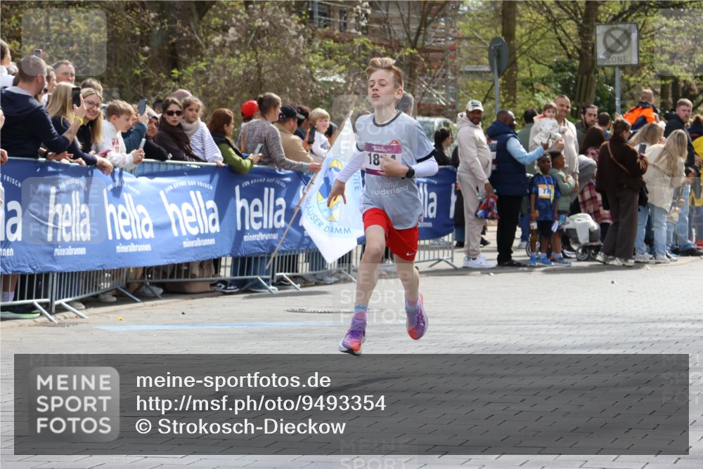 12.04.2026 - 45. Internationalen Wilhelmsburger Insellauf Strokosch-Dieckow http://msf.ph/oto/9493354 12.04.2026 14:48:21 Ziel 1835, 1824 meine-sportfotos.de