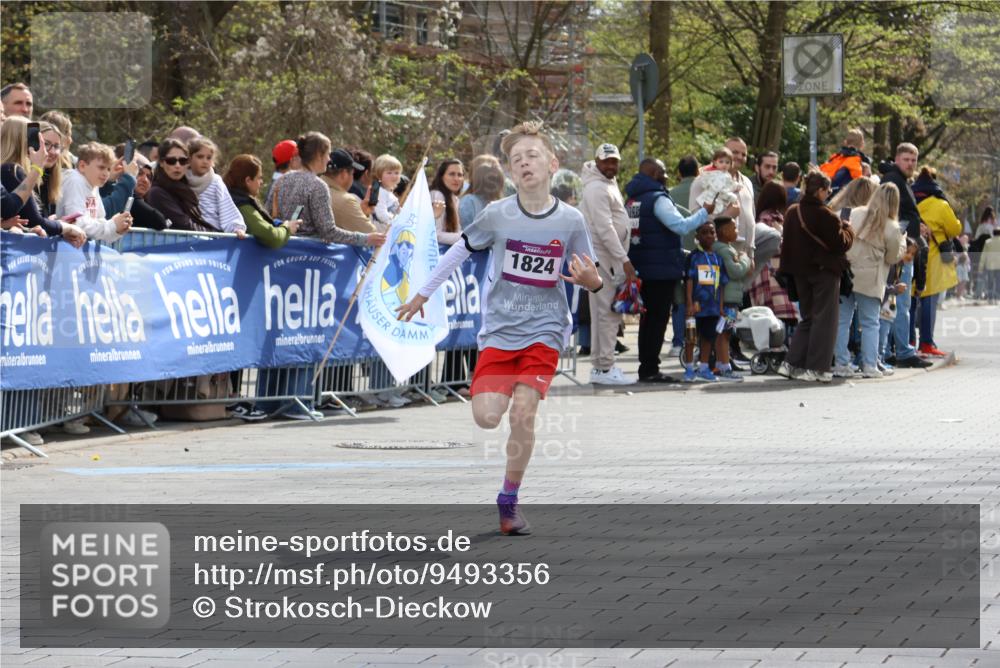 12.04.2026 - 45. Internationalen Wilhelmsburger Insellauf Strokosch-Dieckow http://msf.ph/oto/9493356 12.04.2026 14:48:21 Ziel 1835, 1824 meine-sportfotos.de