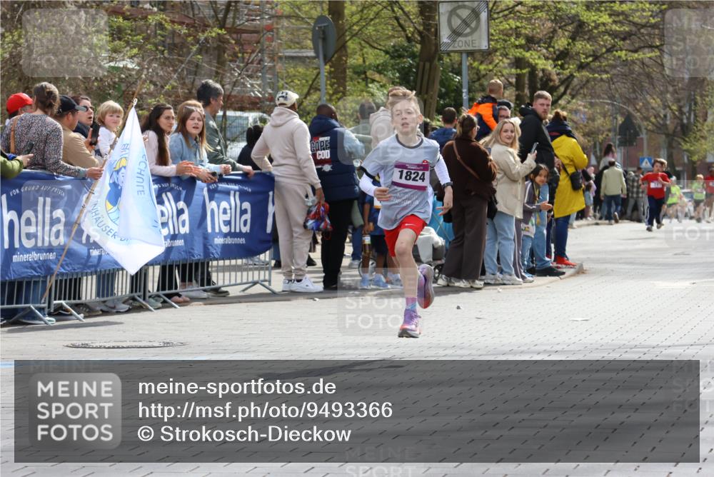 12.04.2026 - 45. Internationalen Wilhelmsburger Insellauf Strokosch-Dieckow http://msf.ph/oto/9493366 12.04.2026 14:48:20 Ziel 1835, 1824 meine-sportfotos.de