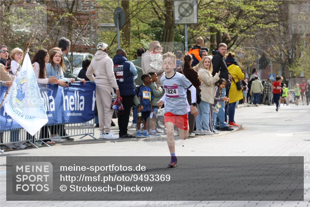 12.04.2026 - 45. Internationalen Wilhelmsburger Insellauf Strokosch-Dieckow http://msf.ph/oto/9493369 12.04.2026 14:48:20 Ziel 1835, 1824 meine-sportfotos.de