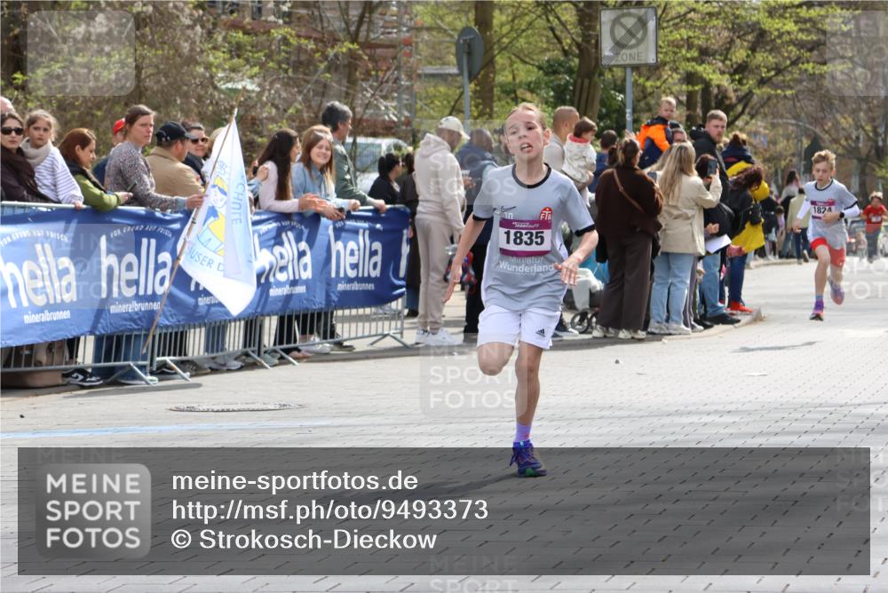 12.04.2026 - 45. Internationalen Wilhelmsburger Insellauf Strokosch-Dieckow http://msf.ph/oto/9493373 12.04.2026 14:48:18 Ziel 1835, 1824 meine-sportfotos.de