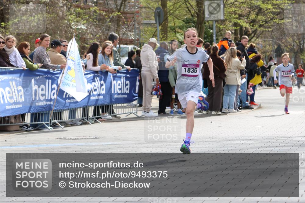 12.04.2026 - 45. Internationalen Wilhelmsburger Insellauf Strokosch-Dieckow http://msf.ph/oto/9493375 12.04.2026 14:48:18 Ziel 1835, 1824 meine-sportfotos.de
