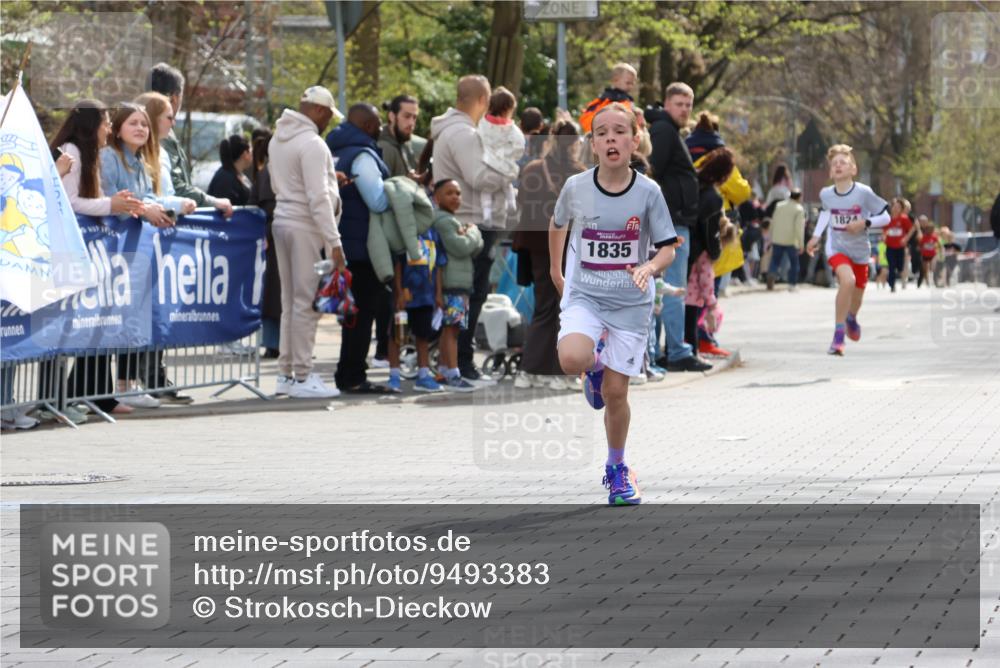 12.04.2026 - 45. Internationalen Wilhelmsburger Insellauf Strokosch-Dieckow http://msf.ph/oto/9493383 12.04.2026 14:48:17 Ziel 1835, 1824 meine-sportfotos.de