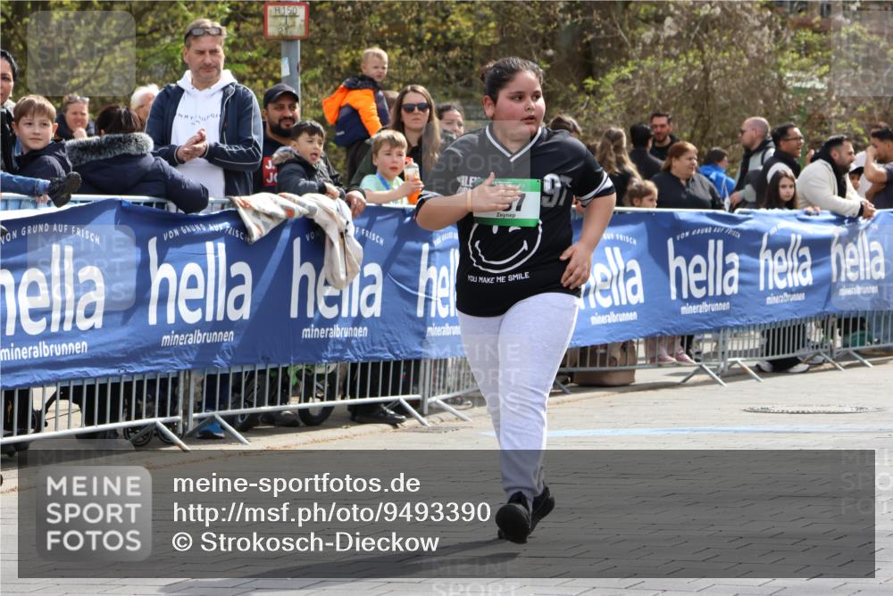 12.04.2026 - 45. Internationalen Wilhelmsburger Insellauf Strokosch-Dieckow http://msf.ph/oto/9493390 12.04.2026 14:41:42 Ziel  meine-sportfotos.de