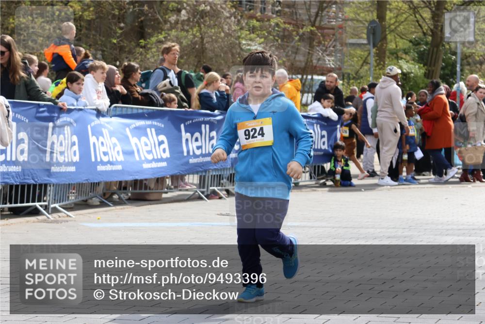 12.04.2026 - 45. Internationalen Wilhelmsburger Insellauf Strokosch-Dieckow http://msf.ph/oto/9493396 12.04.2026 14:38:47 Ziel  meine-sportfotos.de