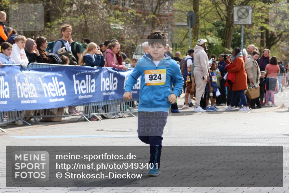 12.04.2026 - 45. Internationalen Wilhelmsburger Insellauf Strokosch-Dieckow http://msf.ph/oto/9493401 12.04.2026 14:38:47 Ziel  meine-sportfotos.de