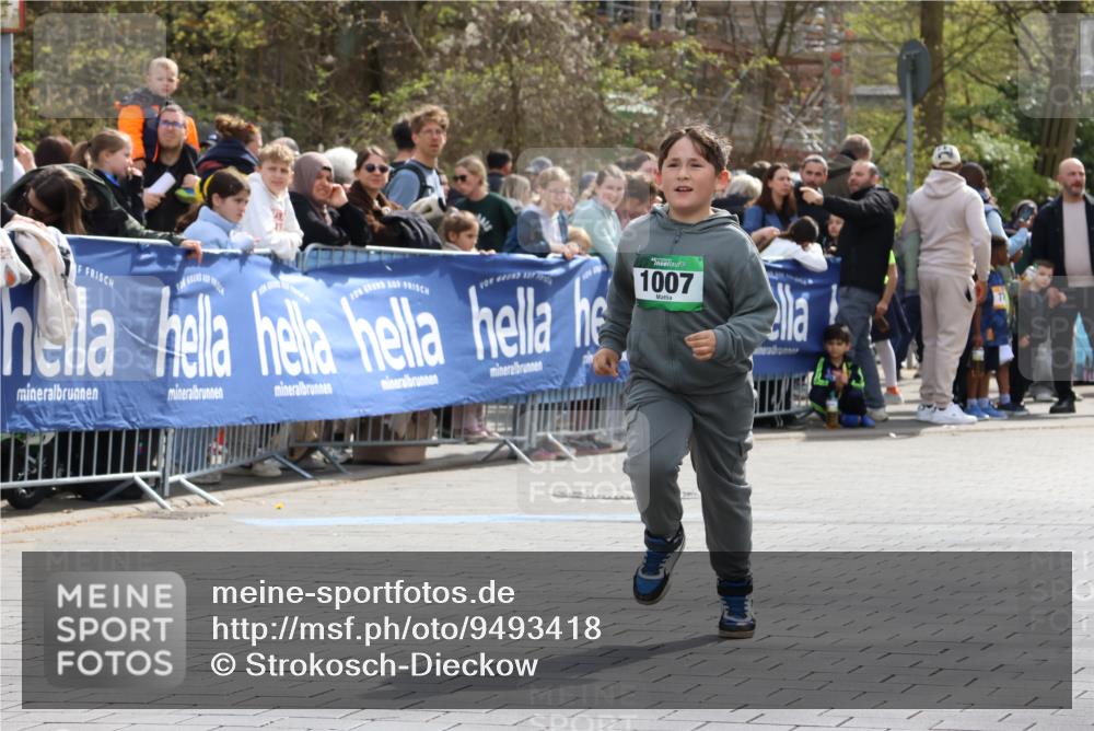 12.04.2026 - 45. Internationalen Wilhelmsburger Insellauf Strokosch-Dieckow http://msf.ph/oto/9493418 12.04.2026 14:38:24 Ziel 1007 meine-sportfotos.de