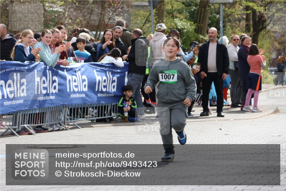 12.04.2026 - 45. Internationalen Wilhelmsburger Insellauf Strokosch-Dieckow http://msf.ph/oto/9493423 12.04.2026 14:38:22 Ziel 1007 meine-sportfotos.de