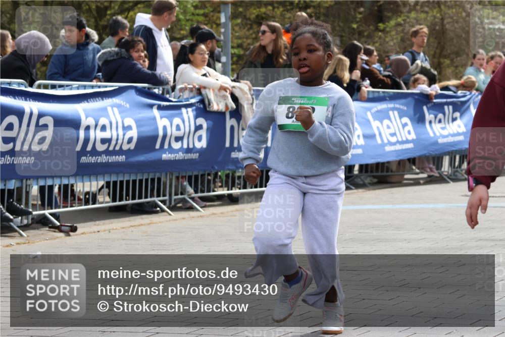 12.04.2026 - 45. Internationalen Wilhelmsburger Insellauf Strokosch-Dieckow http://msf.ph/oto/9493430 12.04.2026 14:37:21 Ziel 822, 1031 meine-sportfotos.de