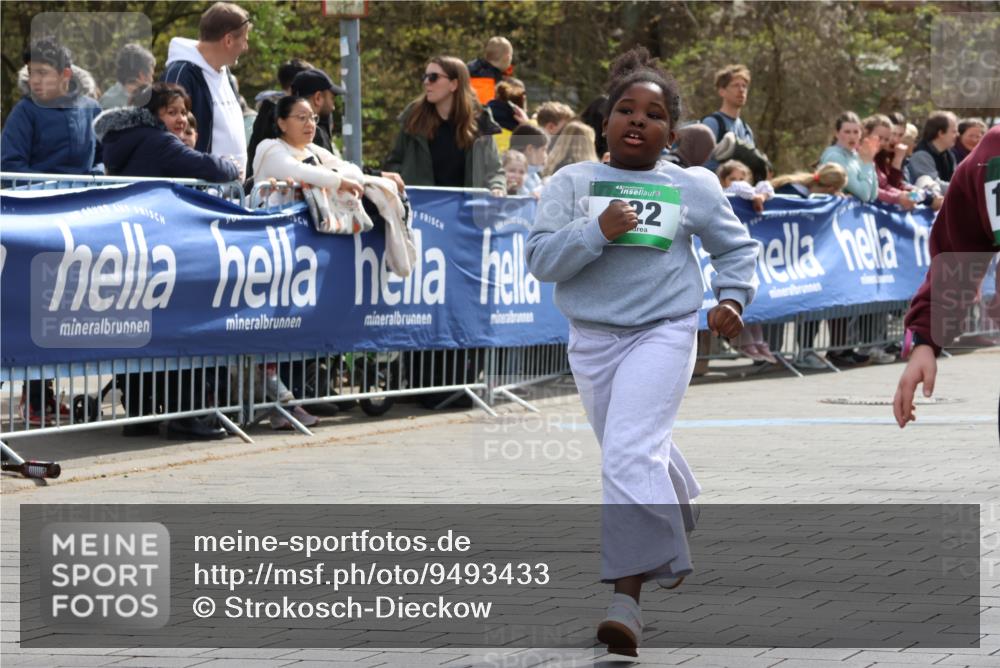 12.04.2026 - 45. Internationalen Wilhelmsburger Insellauf Strokosch-Dieckow http://msf.ph/oto/9493433 12.04.2026 14:37:21 Ziel 822, 1031 meine-sportfotos.de