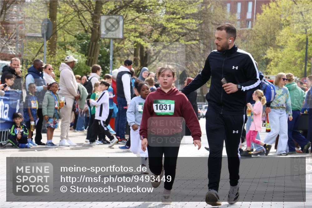 12.04.2026 - 45. Internationalen Wilhelmsburger Insellauf Strokosch-Dieckow http://msf.ph/oto/9493449 12.04.2026 14:37:18 Ziel 822, 1031 meine-sportfotos.de