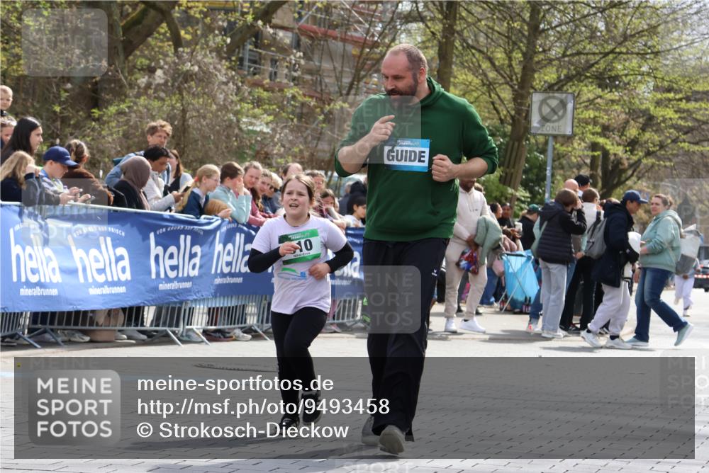 12.04.2026 - 45. Internationalen Wilhelmsburger Insellauf Strokosch-Dieckow http://msf.ph/oto/9493458 12.04.2026 14:37:06 Ziel 92, 874, 297, 310 meine-sportfotos.de
