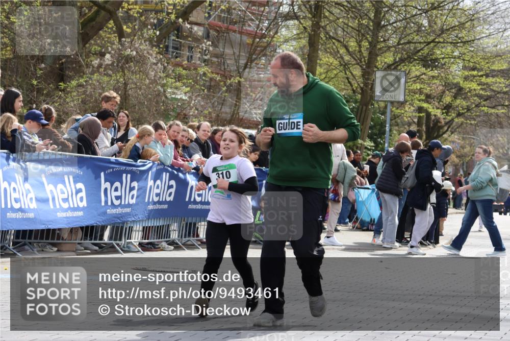 12.04.2026 - 45. Internationalen Wilhelmsburger Insellauf Strokosch-Dieckow http://msf.ph/oto/9493461 12.04.2026 14:37:05 Ziel 92, 874, 297, 310 meine-sportfotos.de