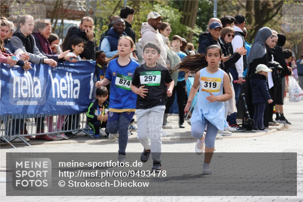 12.04.2026 - 45. Internationalen Wilhelmsburger Insellauf Strokosch-Dieckow http://msf.ph/oto/9493478 12.04.2026 14:37:00 Ziel 689, 92, 874, 297 meine-sportfotos.de