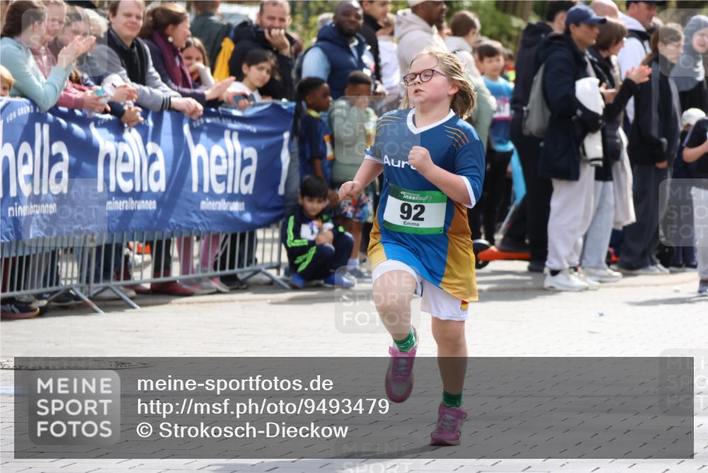 12.04.2026 - 45. Internationalen Wilhelmsburger Insellauf Strokosch-Dieckow http://msf.ph/oto/9493479 12.04.2026 14:36:57 Ziel 511, 650, 689, 92 meine-sportfotos.de