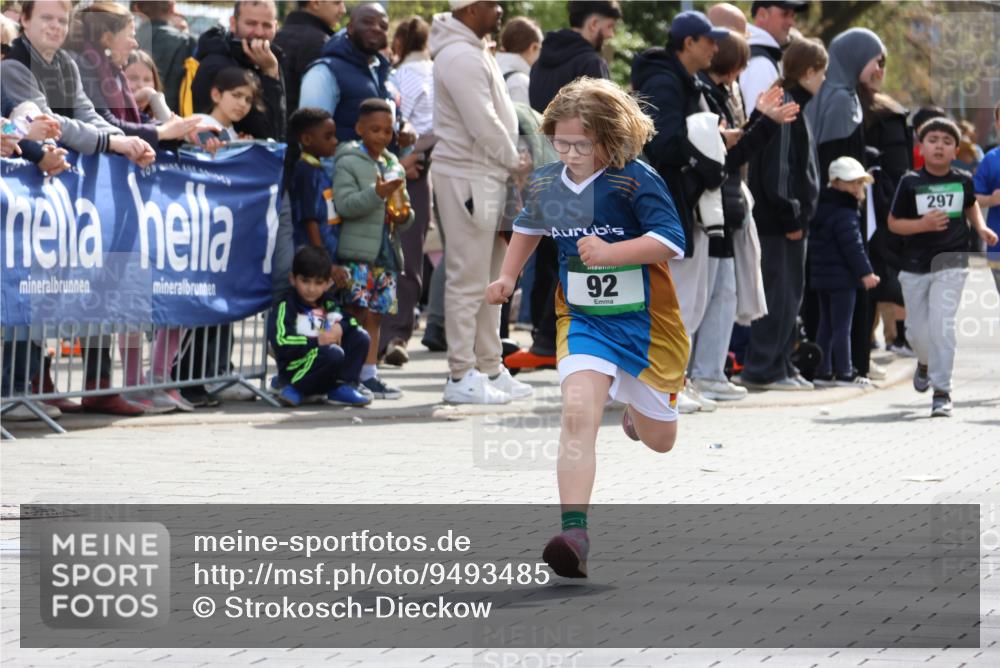 12.04.2026 - 45. Internationalen Wilhelmsburger Insellauf Strokosch-Dieckow http://msf.ph/oto/9493485 12.04.2026 14:36:57 Ziel 511, 650, 689, 92 meine-sportfotos.de