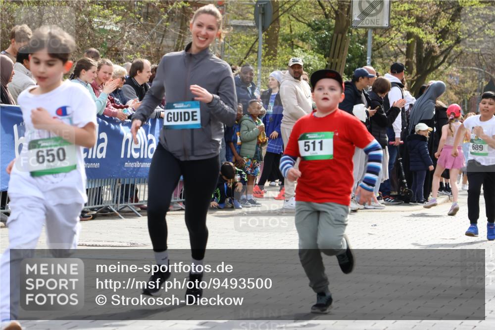 12.04.2026 - 45. Internationalen Wilhelmsburger Insellauf Strokosch-Dieckow http://msf.ph/oto/9493500 12.04.2026 14:36:52 Ziel 644, 511, 650, 689 meine-sportfotos.de