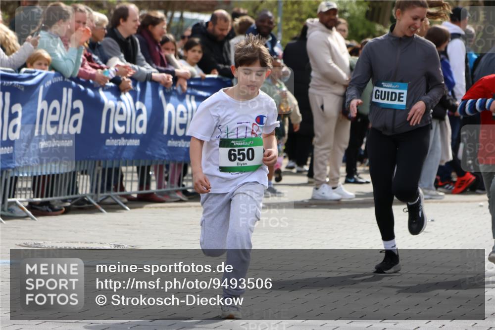 12.04.2026 - 45. Internationalen Wilhelmsburger Insellauf Strokosch-Dieckow http://msf.ph/oto/9493506 12.04.2026 14:36:51 Ziel 300, 644, 511, 650, 689 meine-sportfotos.de