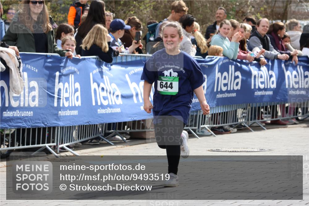 12.04.2026 - 45. Internationalen Wilhelmsburger Insellauf Strokosch-Dieckow http://msf.ph/oto/9493519 12.04.2026 14:36:46 Ziel 343, 665, 300, 644, 511 meine-sportfotos.de