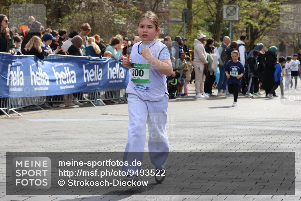 12.04.2026 - 45. Internationalen Wilhelmsburger Insellauf Strokosch-Dieckow http://msf.ph/oto/9493522 12.04.2026 14:36:42 Ziel 296, 343, 665, 300 meine-sportfotos.de