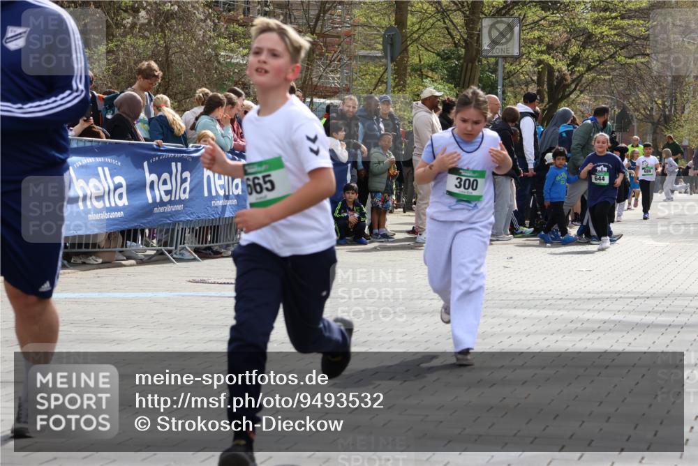 12.04.2026 - 45. Internationalen Wilhelmsburger Insellauf Strokosch-Dieckow http://msf.ph/oto/9493532 12.04.2026 14:36:40 Ziel 296, 343, 665, 300 meine-sportfotos.de