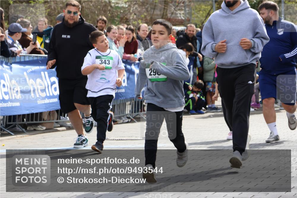 12.04.2026 - 45. Internationalen Wilhelmsburger Insellauf Strokosch-Dieckow http://msf.ph/oto/9493544 12.04.2026 14:36:37 Ziel 834, 1003, 296, 343, 665 meine-sportfotos.de