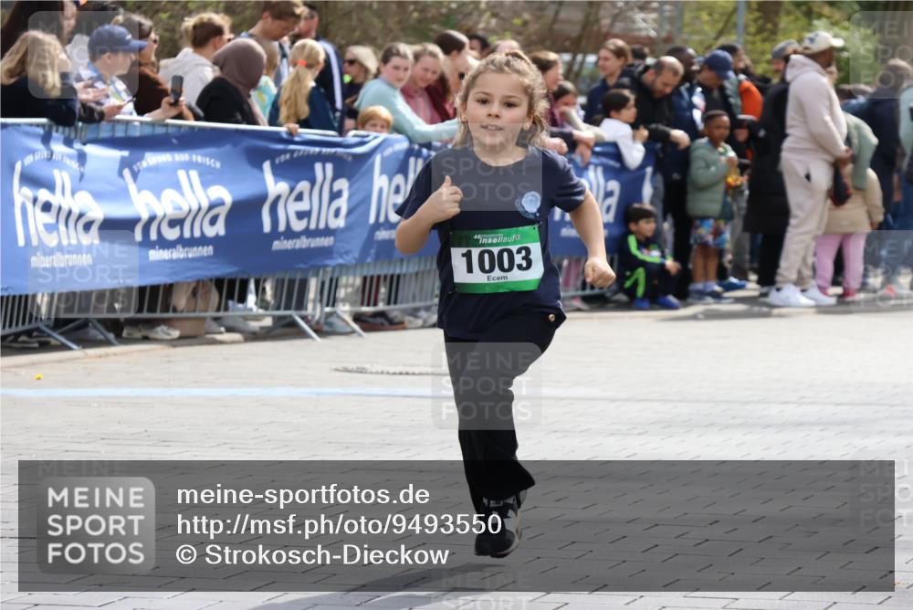 12.04.2026 - 45. Internationalen Wilhelmsburger Insellauf Strokosch-Dieckow http://msf.ph/oto/9493550 12.04.2026 14:36:31 Ziel 1013, 1030, 1033, 834, 1003, 296 meine-sportfotos.de
