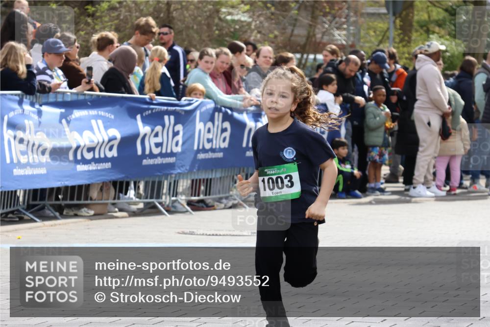 12.04.2026 - 45. Internationalen Wilhelmsburger Insellauf Strokosch-Dieckow http://msf.ph/oto/9493552 12.04.2026 14:36:31 Ziel 1013, 1030, 1033, 834, 1003, 296 meine-sportfotos.de
