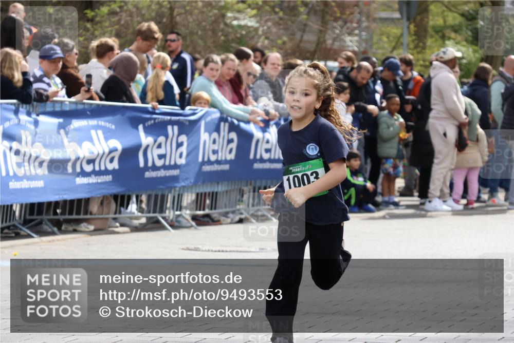 12.04.2026 - 45. Internationalen Wilhelmsburger Insellauf Strokosch-Dieckow http://msf.ph/oto/9493553 12.04.2026 14:36:30 Ziel 1013, 1030, 1033, 834, 1003 meine-sportfotos.de
