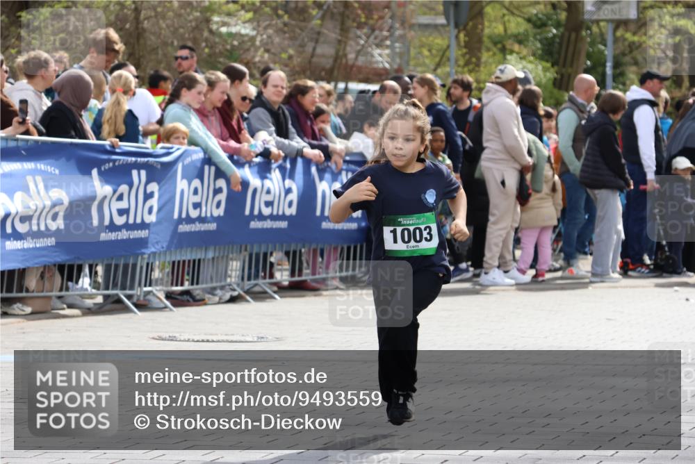 12.04.2026 - 45. Internationalen Wilhelmsburger Insellauf Strokosch-Dieckow http://msf.ph/oto/9493559 12.04.2026 14:36:30 Ziel 1013, 1030, 1033, 834, 1003 meine-sportfotos.de