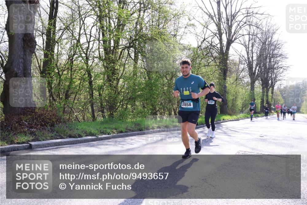 12.04.2026 - 45. Internationalen Wilhelmsburger Insellauf Yannick Fuchs http://msf.ph/oto/9493657 12.04.2026 10:47:06 Laufen 2858, 4101 meine-sportfotos.de