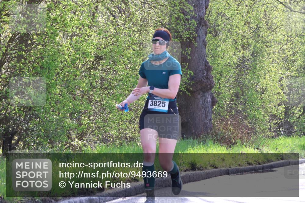 12.04.2026 - 45. Internationalen Wilhelmsburger Insellauf Yannick Fuchs http://msf.ph/oto/9493669 12.04.2026 10:47:09 Laufen 3825 meine-sportfotos.de