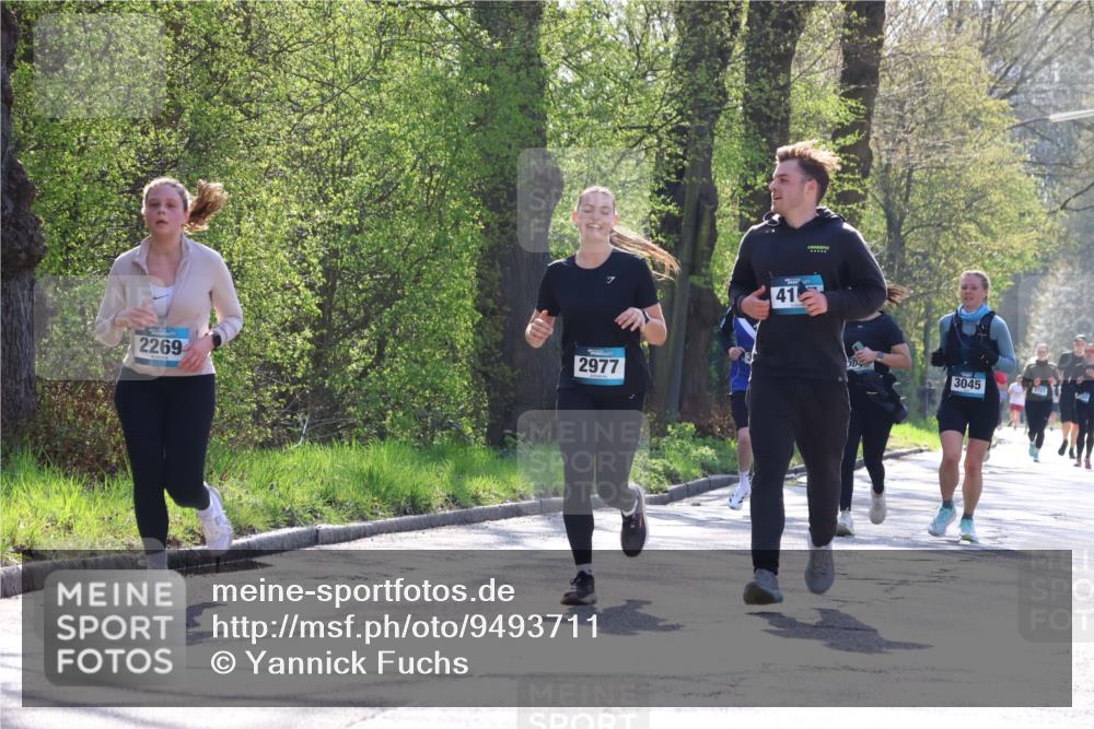 12.04.2026 - 45. Internationalen Wilhelmsburger Insellauf Yannick Fuchs http://msf.ph/oto/9493711 12.04.2026 10:47:22 Laufen 2269, 2977, 41, 3, 3045, 3725 meine-sportfotos.de