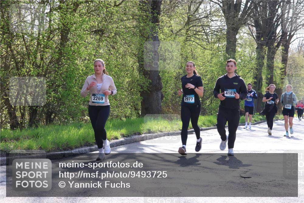12.04.2026 - 45. Internationalen Wilhelmsburger Insellauf Yannick Fuchs http://msf.ph/oto/9493725 12.04.2026 10:47:24 Laufen 2977, 2269, 4107, 3044, 3045 meine-sportfotos.de