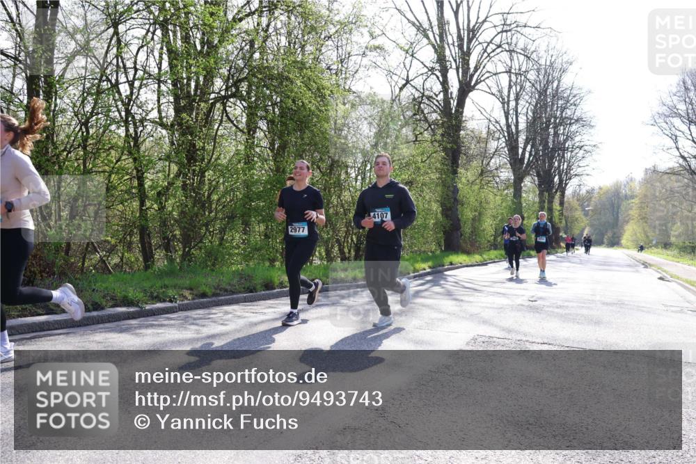 12.04.2026 - 45. Internationalen Wilhelmsburger Insellauf Yannick Fuchs http://msf.ph/oto/9493743 12.04.2026 10:47:27 Laufen 2977, 4107, 3045 meine-sportfotos.de