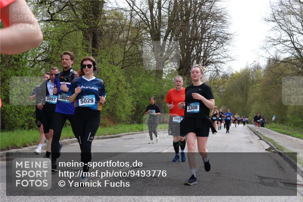 12.04.2026 - 45. Internationalen Wilhelmsburger Insellauf Yannick Fuchs http://msf.ph/oto/9493776 12.04.2026 13:02:50 Laufen 3897, 3805, 5029, 3801, 3993, 3308 meine-sportfotos.de