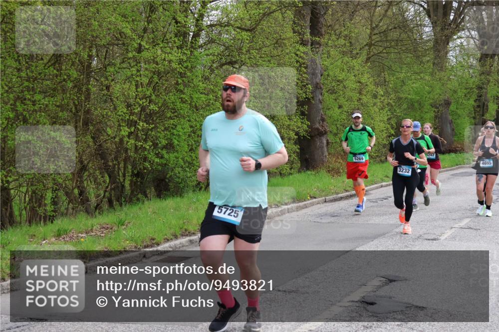 12.04.2026 - 45. Internationalen Wilhelmsburger Insellauf Yannick Fuchs http://msf.ph/oto/9493821 12.04.2026 13:02:55 Laufen 5725, 5269, 3232, 5242, 4695 meine-sportfotos.de