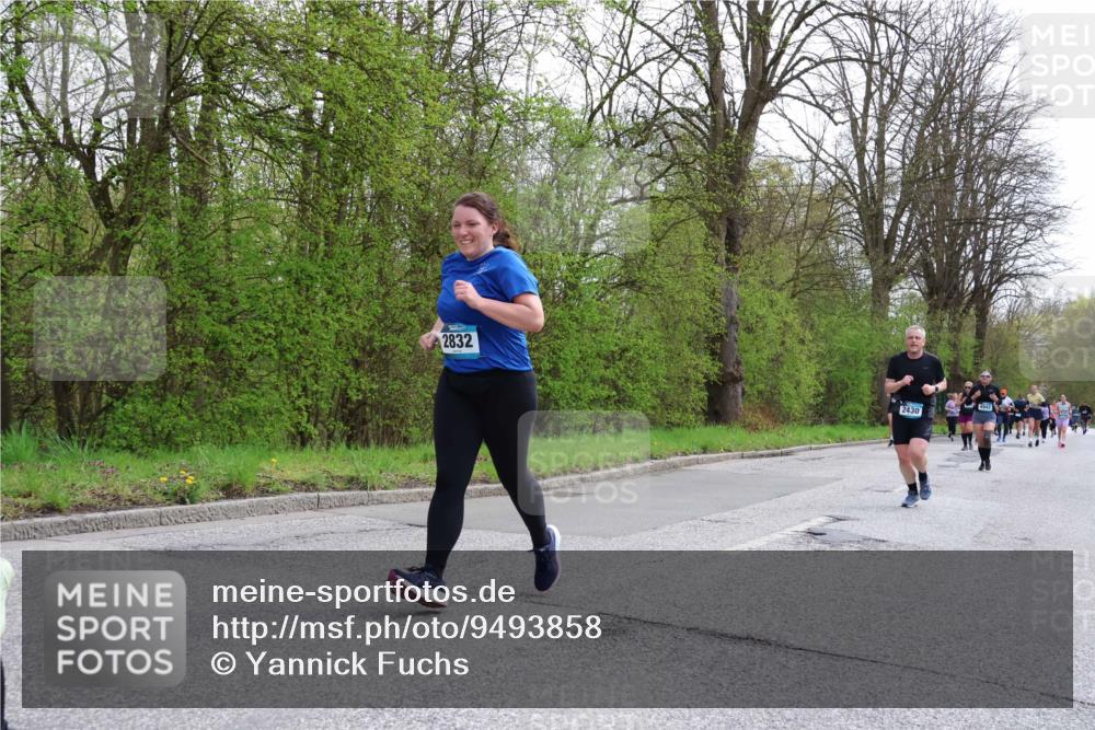 12.04.2026 - 45. Internationalen Wilhelmsburger Insellauf Yannick Fuchs http://msf.ph/oto/9493858 12.04.2026 13:03:01 Laufen 2832, 2430, 4942 meine-sportfotos.de