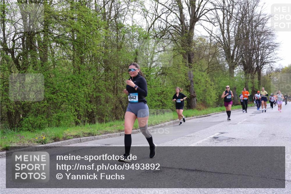 12.04.2026 - 45. Internationalen Wilhelmsburger Insellauf Yannick Fuchs http://msf.ph/oto/9493892 12.04.2026 13:03:06 Laufen 4942, 4747, 3245 meine-sportfotos.de