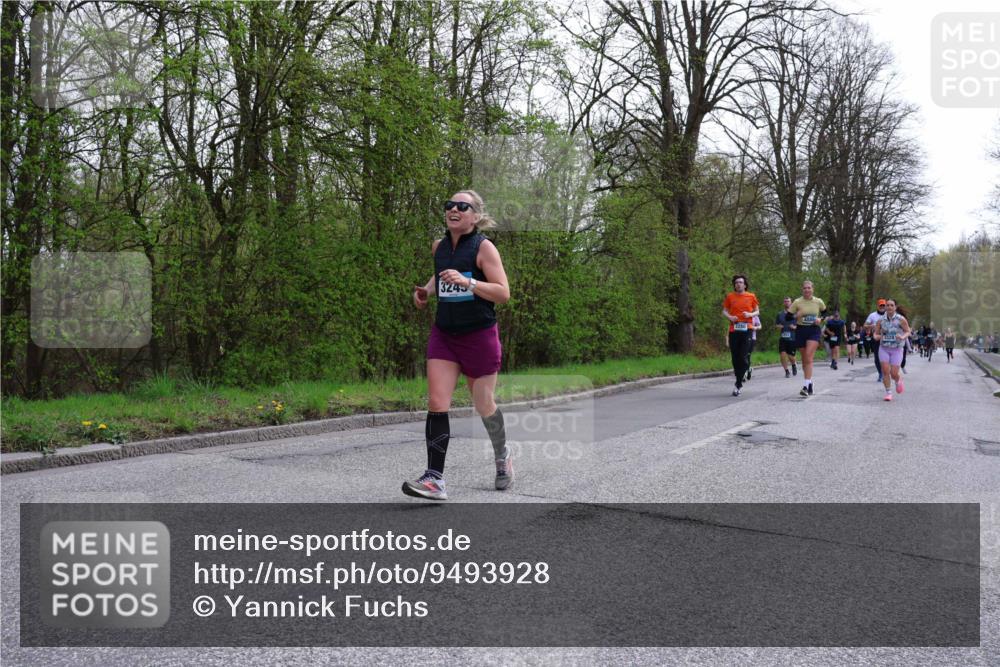 12.04.2026 - 45. Internationalen Wilhelmsburger Insellauf Yannick Fuchs http://msf.ph/oto/9493928 12.04.2026 13:03:10 Laufen 3245, 3200, 3328 meine-sportfotos.de