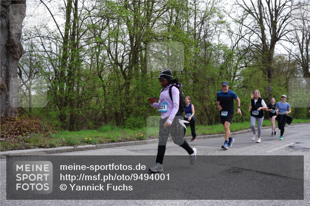12.04.2026 - 45. Internationalen Wilhelmsburger Insellauf Yannick Fuchs http://msf.ph/oto/9494001 12.04.2026 13:03:17 Laufen 221, 4752, 5755, 3425, 2062 meine-sportfotos.de