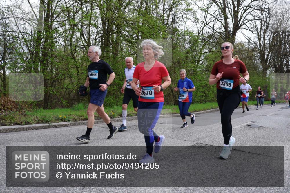 12.04.2026 - 45. Internationalen Wilhelmsburger Insellauf Yannick Fuchs http://msf.ph/oto/9494205 12.04.2026 13:03:36 Laufen 5666, 6667, 2670, 4820, 3306 meine-sportfotos.de