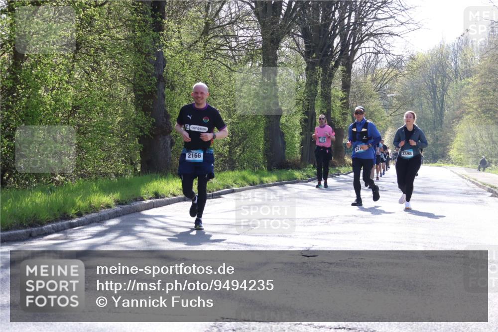 12.04.2026 - 45. Internationalen Wilhelmsburger Insellauf Yannick Fuchs http://msf.ph/oto/9494235 12.04.2026 10:48:34 Laufen 2166, 3178, 241, 2398 meine-sportfotos.de