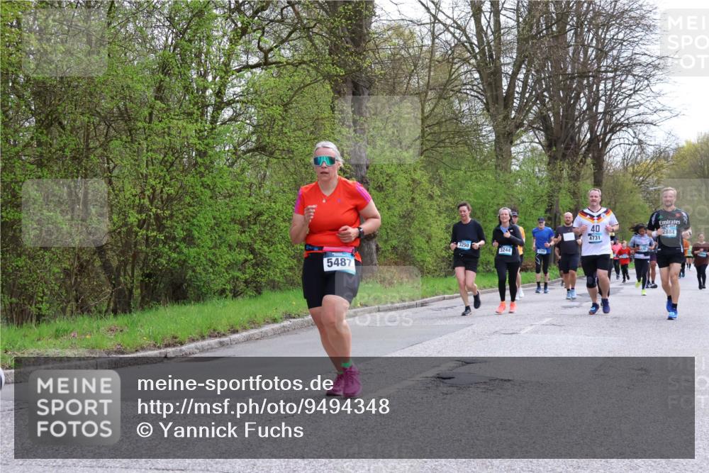 12.04.2026 - 45. Internationalen Wilhelmsburger Insellauf Yannick Fuchs http://msf.ph/oto/9494348 12.04.2026 13:03:54 Laufen 5487, 3250, 3244, 40, 4731, 2884 meine-sportfotos.de