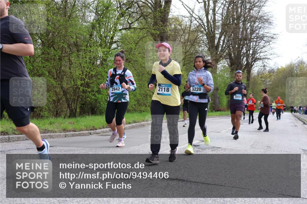 12.04.2026 - 45. Internationalen Wilhelmsburger Insellauf Yannick Fuchs http://msf.ph/oto/9494406 12.04.2026 13:04:01 Laufen 2942, 2118, 3220, 3850 meine-sportfotos.de