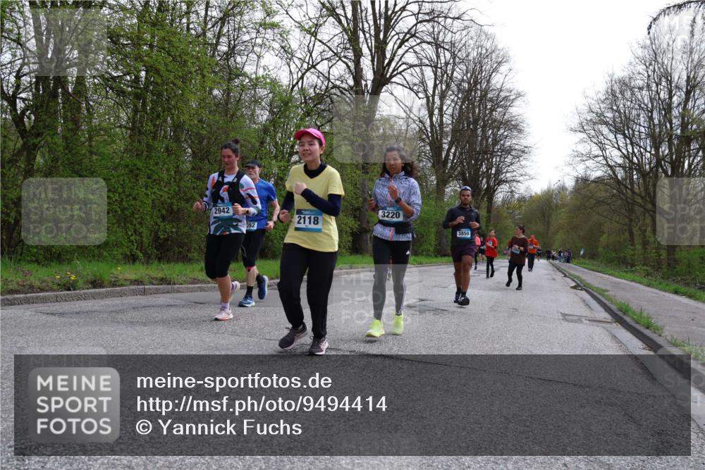 12.04.2026 - 45. Internationalen Wilhelmsburger Insellauf Yannick Fuchs http://msf.ph/oto/9494414 12.04.2026 13:04:02 Laufen 2942, 392, 2118, 3220, 3850 meine-sportfotos.de