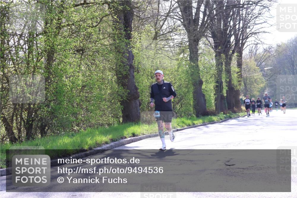 12.04.2026 - 45. Internationalen Wilhelmsburger Insellauf Yannick Fuchs http://msf.ph/oto/9494536 12.04.2026 10:49:08 Laufen 2950 meine-sportfotos.de