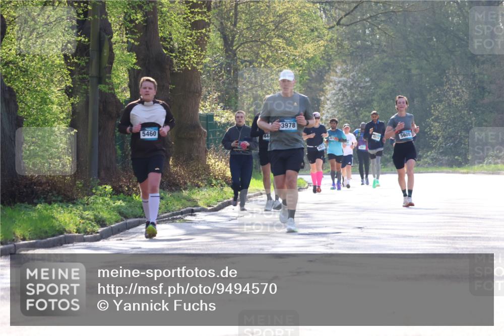 12.04.2026 - 45. Internationalen Wilhelmsburger Insellauf Yannick Fuchs http://msf.ph/oto/9494570 12.04.2026 10:49:13 Laufen 5460, 44, 3978, 4612, 5463, 4612, 5605 meine-sportfotos.de