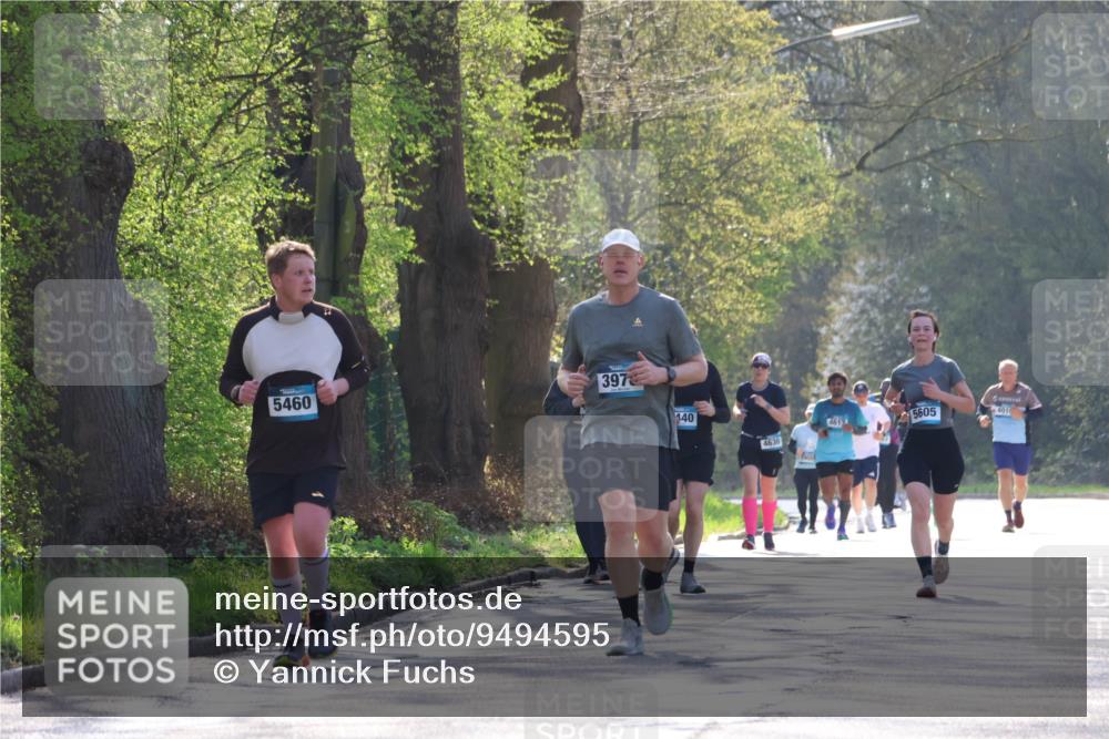 12.04.2026 - 45. Internationalen Wilhelmsburger Insellauf Yannick Fuchs http://msf.ph/oto/9494595 12.04.2026 10:49:16 Laufen 397, 5460, 440, 4630, 5605, 401 meine-sportfotos.de
