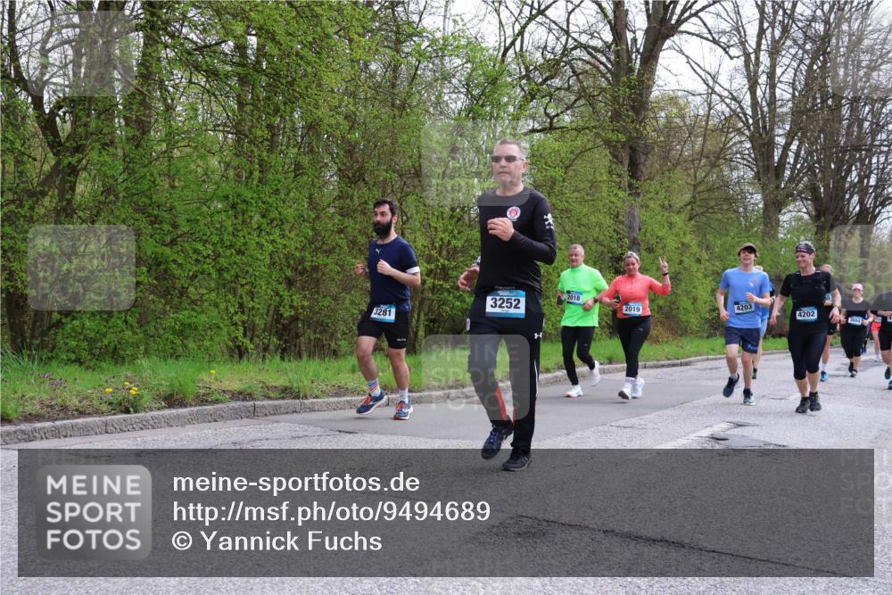 12.04.2026 - 45. Internationalen Wilhelmsburger Insellauf Yannick Fuchs http://msf.ph/oto/9494689 12.04.2026 13:04:35 Laufen 3281, 3252, 2018, 2019, 4203, 4202 meine-sportfotos.de